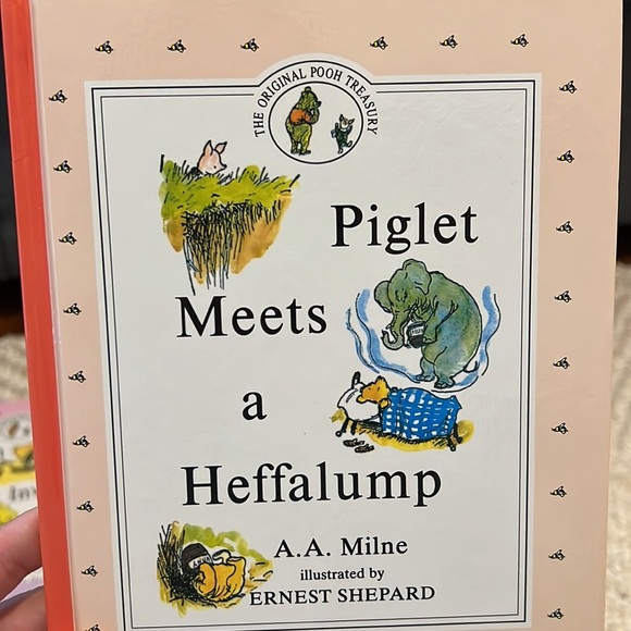 LIKE NEW VINTAGE WINNIE THE POOH STORIES - 4 BOOKS - Picture 9 of 9